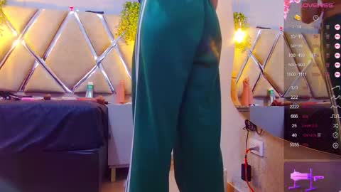 alejandra martins online show from November 8, 2025, 3:07 am