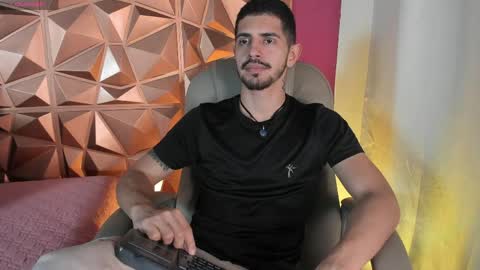 Alejo  online show from April 8, 2026, 4:12 am