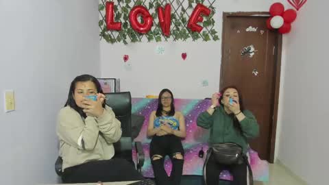 Snapshot of alejita_smithh chatting on March 7, 2025, 12:12 pm zoe and Kataleya online show from March 7, 2025, 12:12 pm