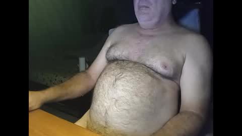 alejito16 online show from April 4, 2026, 7:06 am