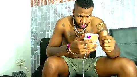 Snapshot of alejo_21cm chatting on March 10, 2025, 7:10 am alejo_21cm online show from March 10, 2025, 7:10 am