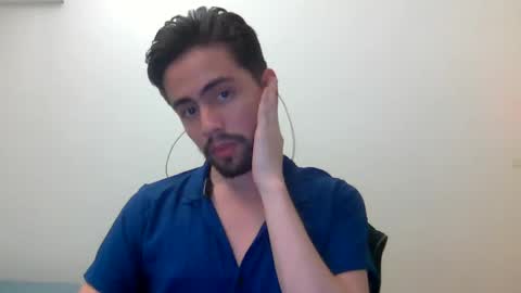 Snapshot of alejo_shy chatting on January 19, 2025, 3:39 am alejo_shy online show from January 19, 2025, 3:39 am