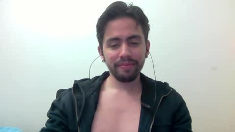 Snapshot of alejo_shy chatting on February 17, 2025, 3:15 am alejo_shy online show from February 17, 2025, 3:15 am