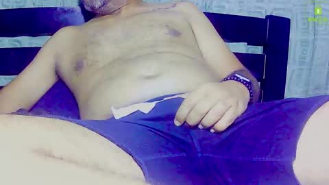 alejohot29 online show from December 5, 2024, 3:37 am