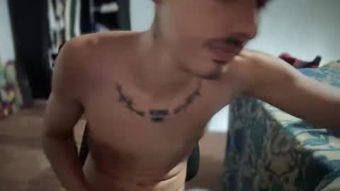 alejoochoa2222 online show from November 26, 2025, 2:34 am