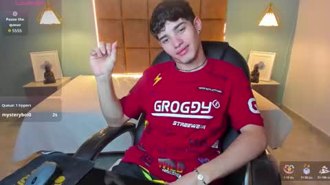 ALejoo Saenz online show from October 28, 2025, 7:05 pm