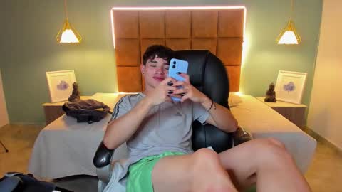 ALejoo Saenz online show from December 16, 2025, 10:09 am