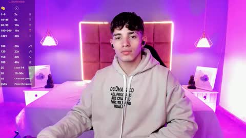 ALejoo Saenz online show from March 18, 2026, 3:42 am