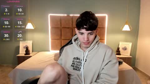 ALejoo Saenz online show from April 16, 2026, 11:40 pm