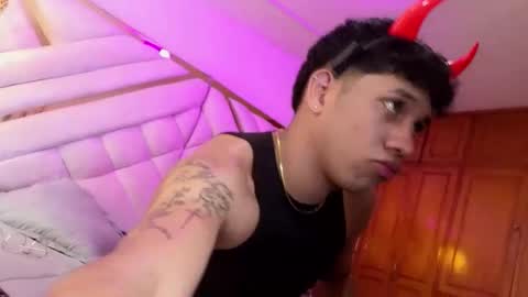 Snapshot of alejostonevg chatting on February 9, 2026, 8:02 pm Alejo online show from February 9, 2026, 8:02 pm