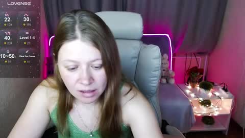 Snapshot of alekasamui chatting on December 13, 2024, 3:38 am Aleksa online show from December 13, 2024, 3:38 am