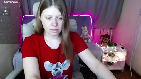 Snapshot of alekasamui chatting on January 16, 2025, 1:48 am Aleksa online show from January 16, 2025, 1:48 am
