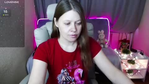 Snapshot of alekasamui chatting on February 3, 2025, 3:42 am Aleksa online show from February 3, 2025, 3:42 am