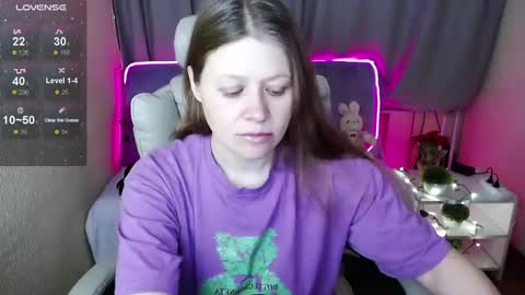 Snapshot of alekasamui chatting on February 13, 2025, 1:40 am Aleksa online show from February 13, 2025, 1:40 am