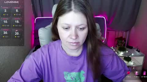 Snapshot of alekasamui chatting on February 13, 2025, 4:43 am Aleksa online show from February 13, 2025, 4:43 am