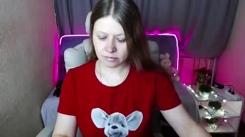 Snapshot of alekasamui chatting on February 25, 2025, 1:41 am Aleksa online show from February 25, 2025, 1:41 am