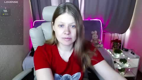 Snapshot of alekasamui chatting on February 25, 2025, 4:46 am Aleksa online show from February 25, 2025, 4:46 am