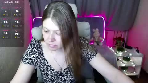 Snapshot of alekasamui chatting on March 6, 2025, 10:47 pm Aleksa online show from March 6, 2025, 10:47 pm