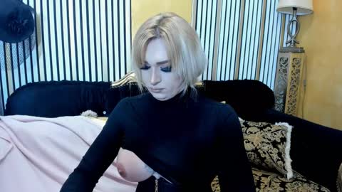 alenarios online show from November 12, 2025, 8:15 am