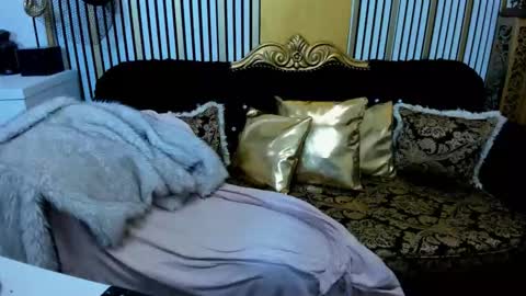 alenarios online show from November 13, 2025, 8:02 am