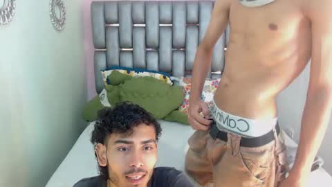 Snapshot of alenders chatting on September 15, 2025, 11:49 pm ALENDERS online show from September 15, 2025, 11:49 pm