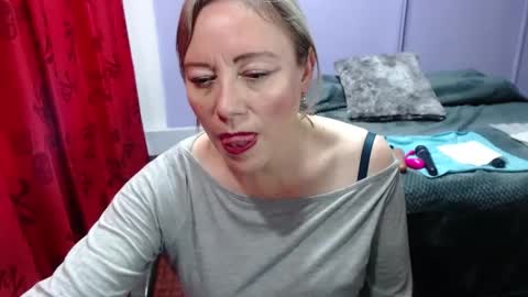 Snapshot of aleska_sex chatting on January 7, 2025, 9:25 pm ALESKA online show from January 7, 2025, 9:25 pm