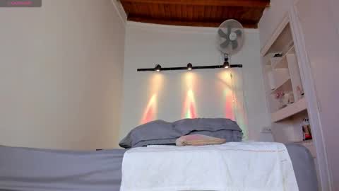 Snapshot of alessa_wells28 chatting on December 16, 2025, 10:09 am Alessa online show from December 16, 2025, 10:09 am