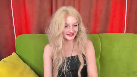 alessakiss online show from November 9, 2025, 2:15 pm