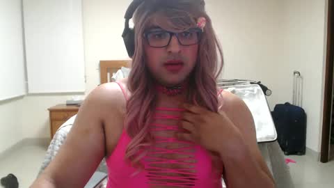 Snapshot of alessalindo840 chatting on January 13, 2025, 1:39 pm AlessaBabyGirl840 online show from January 13, 2025, 1:39 pm