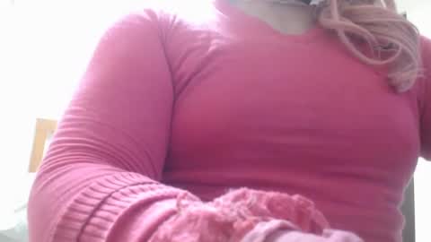 Snapshot of alessalindo840 chatting on September 14, 2025, 6:12 am AlessaBabyGirl840 online show from September 14, 2025, 6:12 am