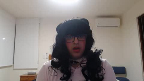 Snapshot of alessalindo840 chatting on October 21, 2025, 8:15 am AlessaBabyGirl840 online show from October 21, 2025, 8:15 am