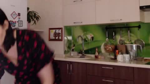 Sandra online show from December 15, 2024, 6:04 pm