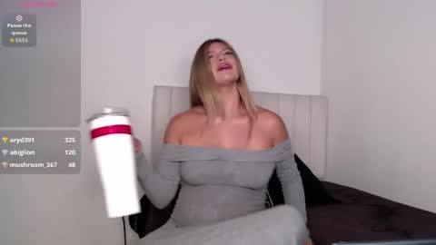 Alessandra Bloom online show from April 11, 2026, 7:45 am