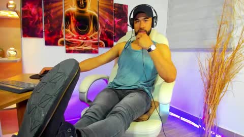 Snapshot of alessandro__wye chatting on January 7, 2025, 9:40 am ALESSANDRO WYE online show from January 7, 2025, 9:40 am