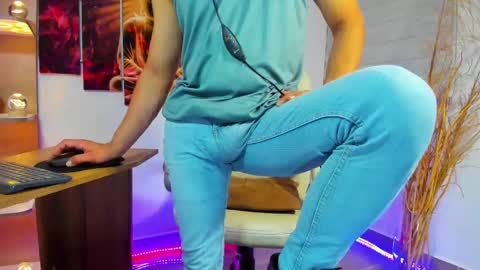 Snapshot of alessandro__wye chatting on January 8, 2025, 8:27 am ALESSANDRO WYE online show from January 8, 2025, 8:27 am