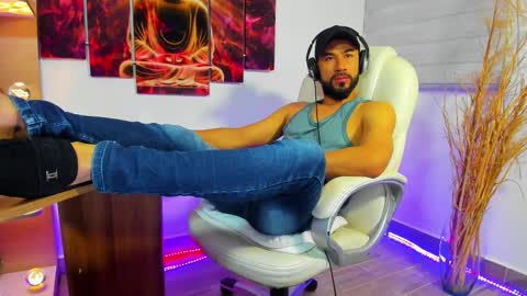 Snapshot of alessandro__wye chatting on January 14, 2025, 8:09 am ALESSANDRO WYE online show from January 14, 2025, 8:09 am