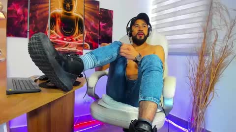 Snapshot of alessandro__wye chatting on January 19, 2025, 2:59 pm ALESSANDRO WYE online show from January 19, 2025, 2:59 pm