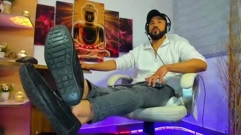 Snapshot of alessandro__wye chatting on January 22, 2025, 8:18 am ALESSANDRO WYE online show from January 22, 2025, 8:18 am