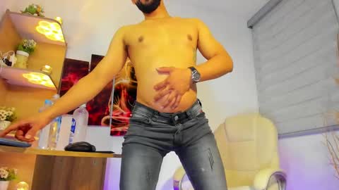 Snapshot of alessandro__wye chatting on January 25, 2025, 7:49 am ALESSANDRO WYE online show from January 25, 2025, 7:49 am