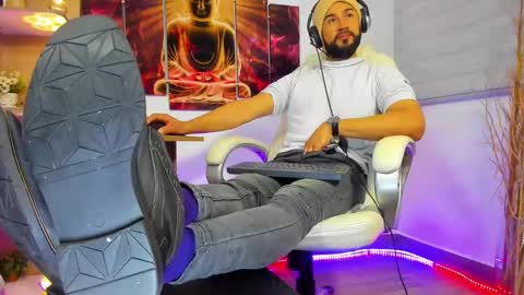 Snapshot of alessandro__wye chatting on January 26, 2025, 8:25 am ALESSANDRO WYE online show from January 26, 2025, 8:25 am