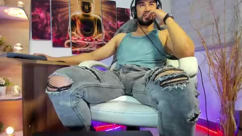 Snapshot of alessandro__wye chatting on February 5, 2025, 11:28 pm ALESSANDRO WYE online show from February 5, 2025, 11:28 pm