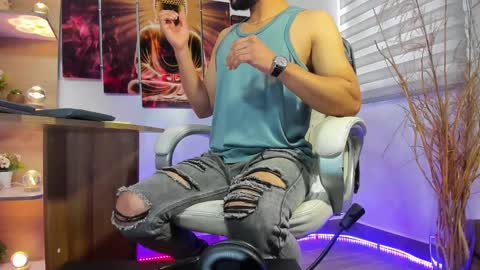 Snapshot of alessandro__wye chatting on February 6, 2025, 2:48 pm ALESSANDRO WYE online show from February 6, 2025, 2:48 pm