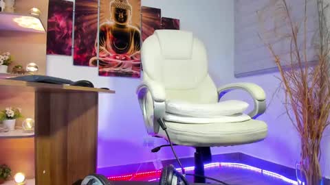 Snapshot of alessandro__wye chatting on February 8, 2025, 5:29 am ALESSANDRO WYE online show from February 8, 2025, 5:29 am