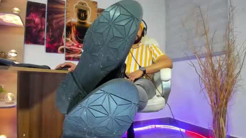 Snapshot of alessandro__wye chatting on February 11, 2025, 8:15 am ALESSANDRO WYE online show from February 11, 2025, 8:15 am