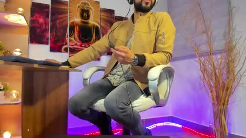 Snapshot of alessandro__wye chatting on February 14, 2025, 7:17 am ALESSANDRO WYE online show from February 14, 2025, 7:17 am