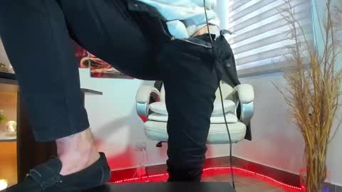 Snapshot of alessandro__wye chatting on February 17, 2025, 2:04 pm ALESSANDRO WYE online show from February 17, 2025, 2:04 pm