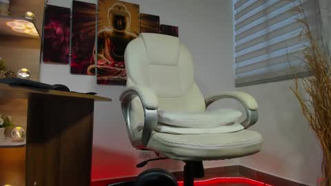 Snapshot of alessandro__wye chatting on February 19, 2025, 10:42 pm ALESSANDRO WYE online show from February 19, 2025, 10:42 pm