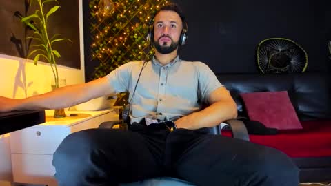 Snapshot of alessandro__wye chatting on February 1, 2026, 8:57 am ALESSANDRO WYE online show from February 1, 2026, 8:57 am