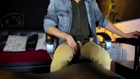 Snapshot of alessandro__wye chatting on February 13, 2026, 4:41 am ALESSANDRO WYE online show from February 13, 2026, 4:41 am