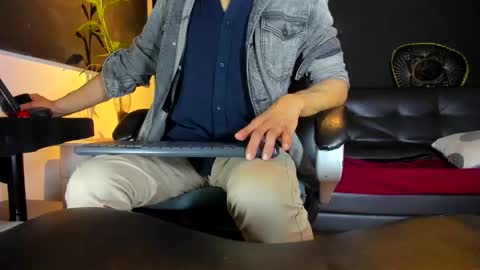 Snapshot of alessandro__wye chatting on February 14, 2026, 4:09 am ALESSANDRO WYE online show from February 14, 2026, 4:09 am